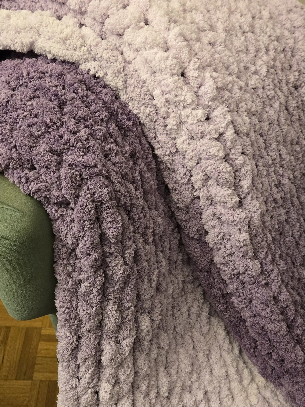 Plush Chunky HandKnit Lavender Twin Size Blanket - Unbranded